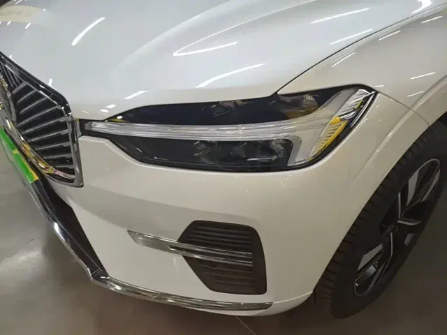Volvo XC60 — Фото автомобиля 23