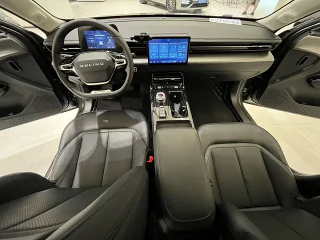 Wuling Starlight — Фото автомобиля 5
