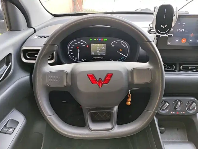 Wuling Hongguang — Фото автомобиля 10