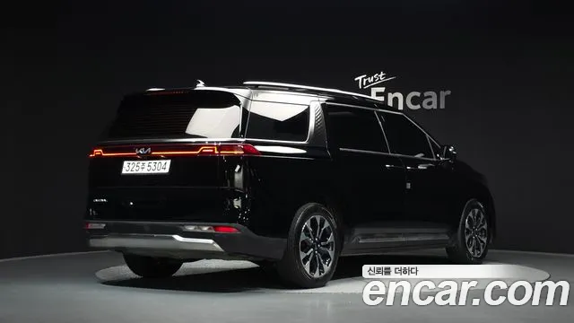Kia Carnival Generation 4 — Фото автомобиля 2