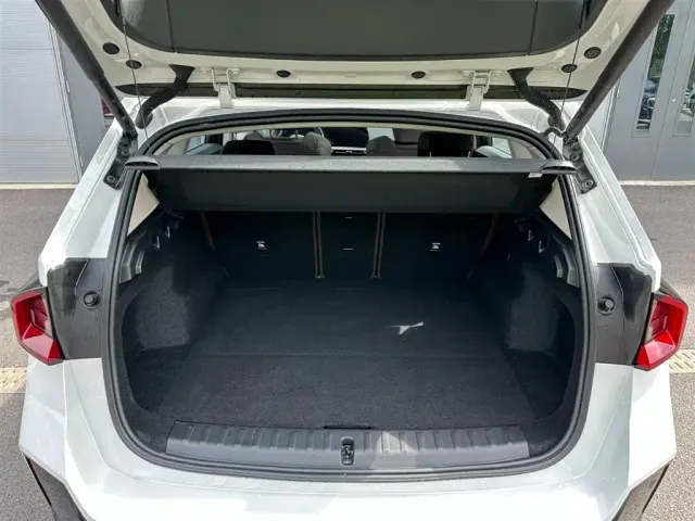 BMW BMW iX1 2025 eDrive25L M Sport Package — Фото автомобиля 6