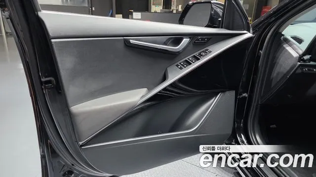 Kia Niro All Niro EV Air — Фото автомобиля 24