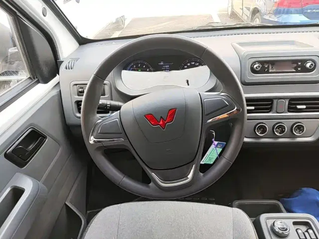 Wuling Yangguang — Фото автомобиля 10