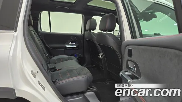 Mercedes-Benz EQB — Фото автомобиля 10