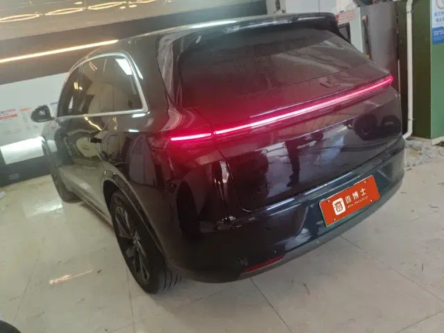 Li Auto L7 — Фото автомобиля 4