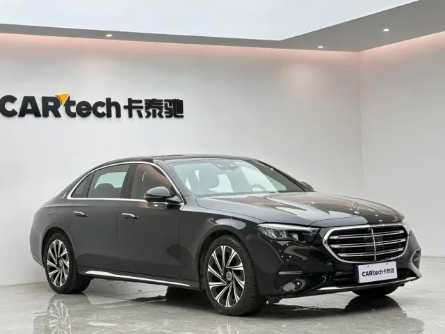 Mercedes-Benz E-Class — Фото автомобиля 6