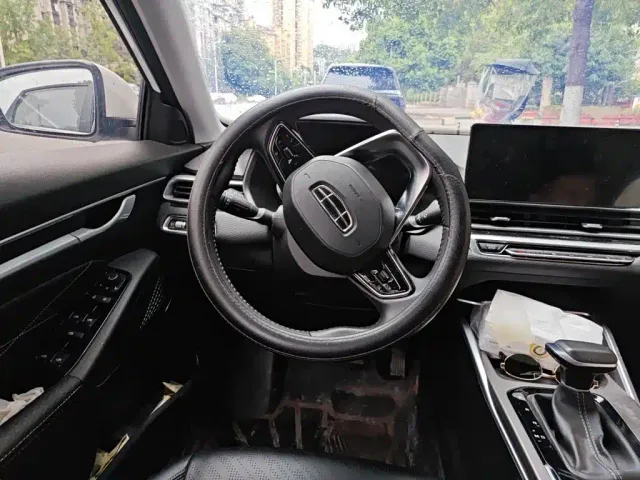 Geely Emgrand — Фото автомобиля 6