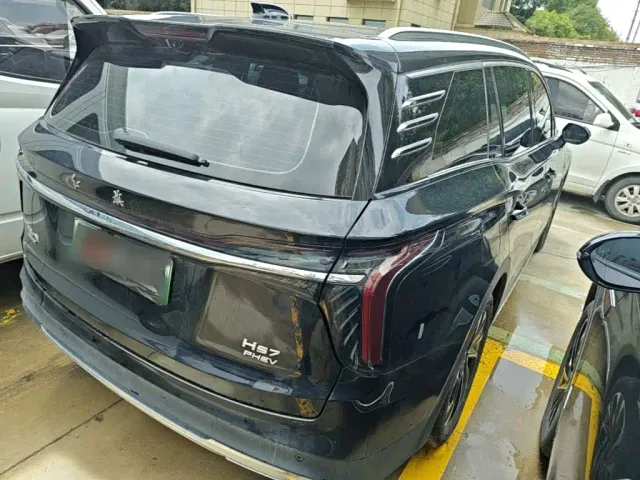 Hongqi HS7 PHEV — Фото автомобиля 4