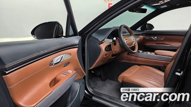 Genesis GV70 — Фото автомобиля 14