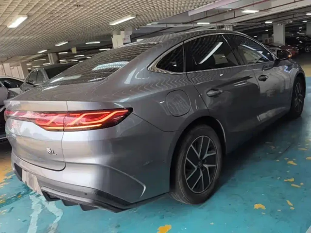 BYD Qin L — Фото автомобиля 6