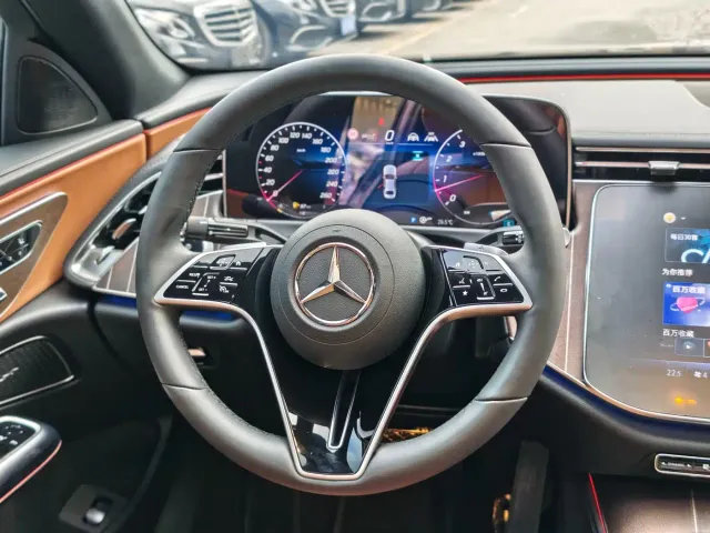 Mercedes-Benz E-Class — Фото автомобиля 9