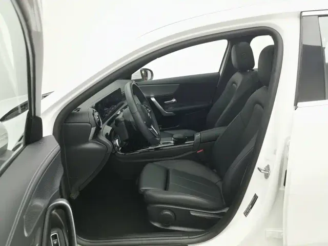 Mercedes-Benz A-Class — Фото автомобиля 10