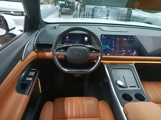 Xpeng G9 — Фото автомобиля 10