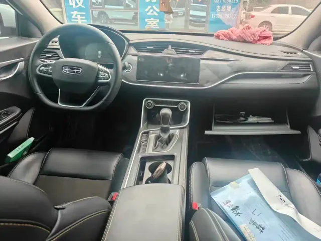 Geely Binrui — Фото автомобиля 8