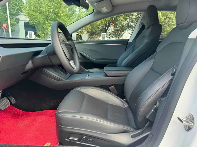 Tesla Model 3 — Фото автомобиля 3