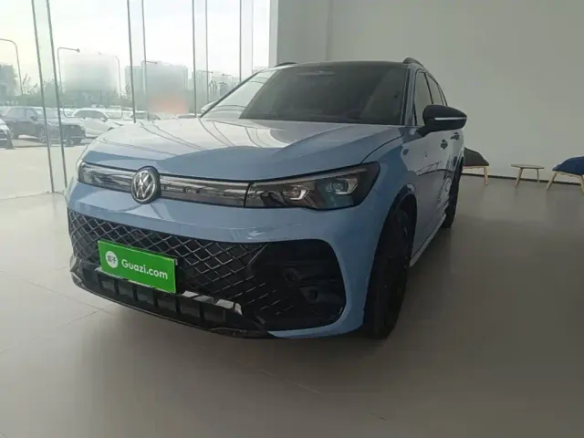 Фотография автомобиля — Volkswagen Tiguan L