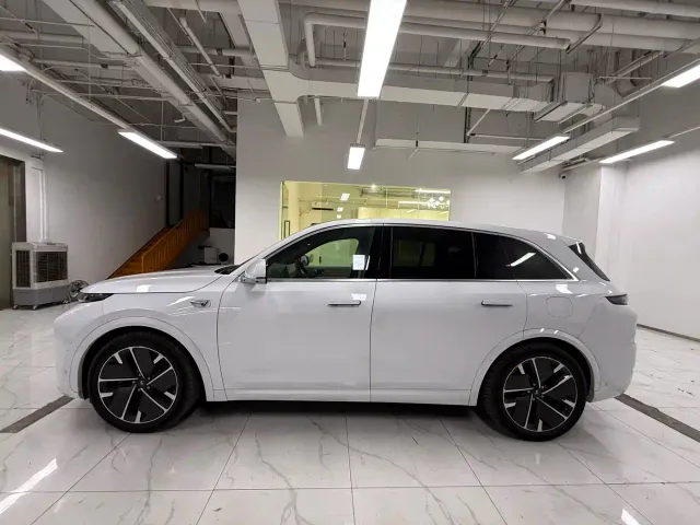 Li Auto L7 — Фото автомобиля 3