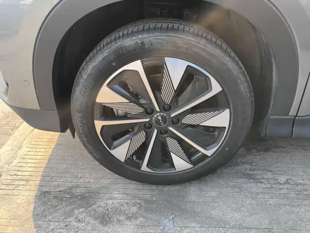 BYD Song PLUS — Фото автомобиля 22