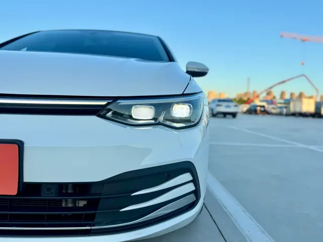 Volkswagen Golf — Фото автомобиля 10