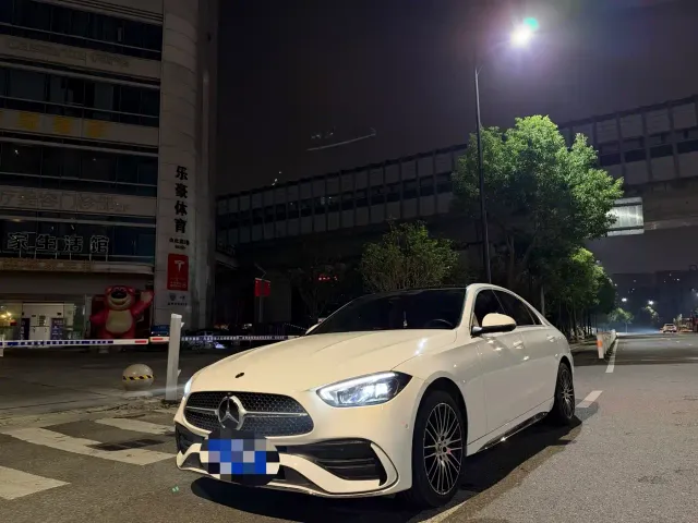 Mercedes-Benz C-Class — Фото автомобиля 2
