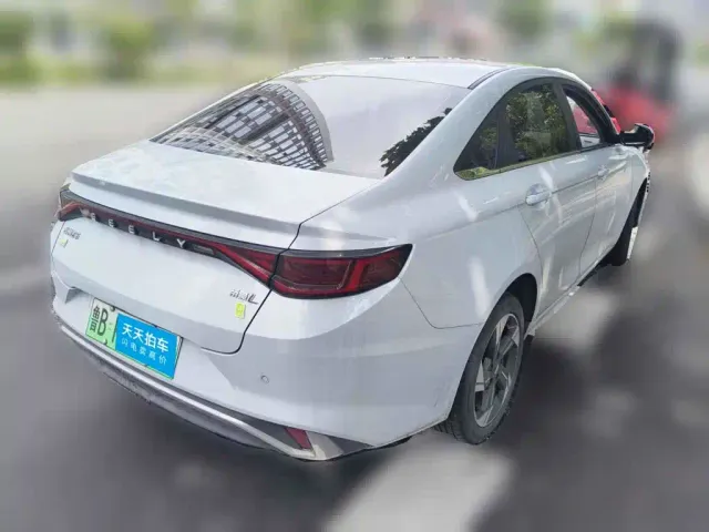 Geely Emgrand L — Фото автомобиля 5