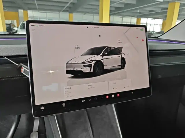 Tesla Model Y — Фото автомобиля 12