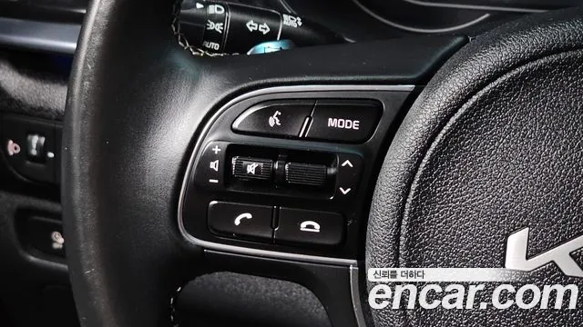 Kia Niro — Фото автомобиля 21