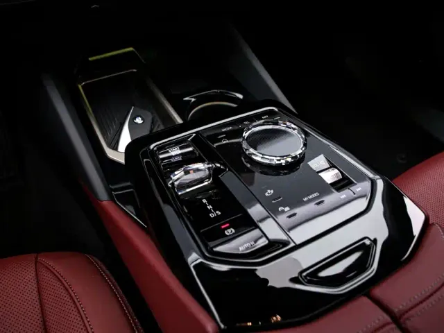BMW 5 Series — Фото автомобиля 10