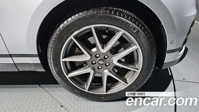 Land Rover Range Rover Velar — Фото автомобиля 5