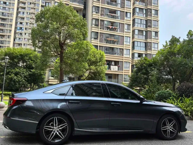 Honda Accord — Фото автомобиля 14