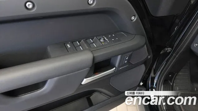 Land Rover Defender L663 — Фото автомобиля 28