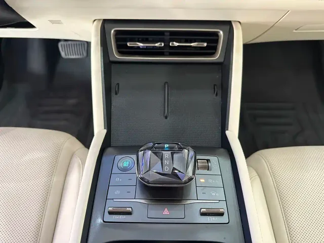 BYD Qin L — Фото автомобиля 20