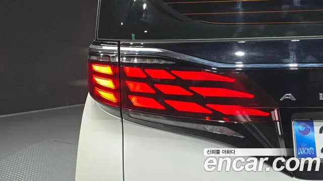 Toyota Alphard Generation 4 — Фото автомобиля 7
