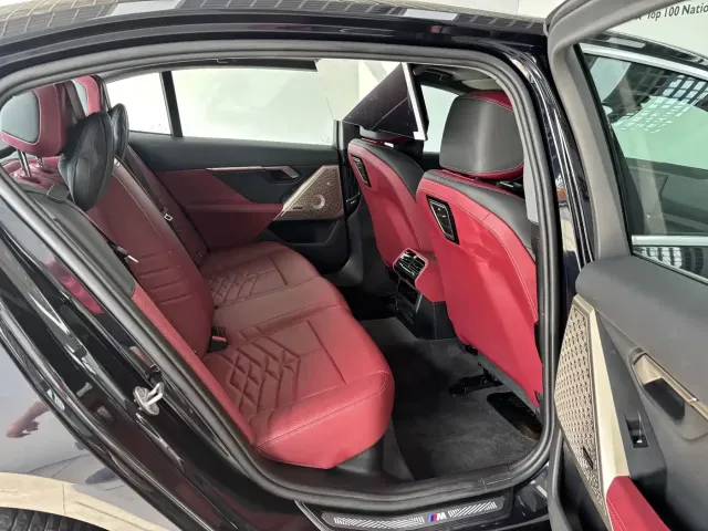 BMW BMW 5 Series 2025 530Li Premium M Sport Package — Фото автомобиля 25