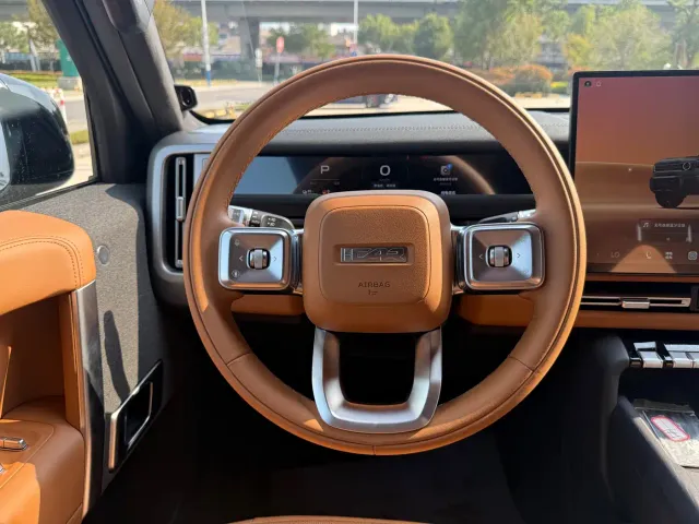 iCAR V27 — Фото автомобиля 7