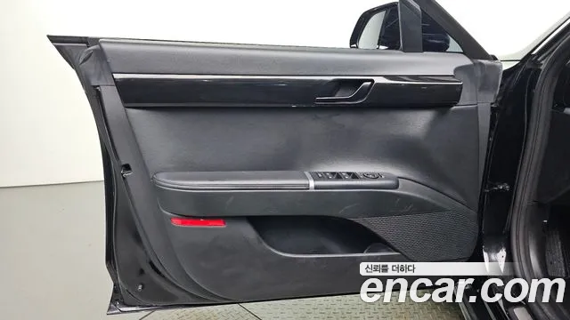 Hyundai Grandeur GN7 — Фото автомобиля 13