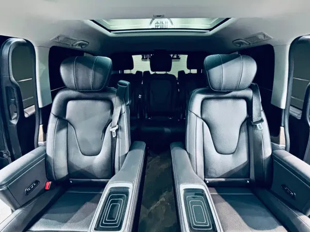 Mercedes-Benz V-Class — Фото автомобиля 13