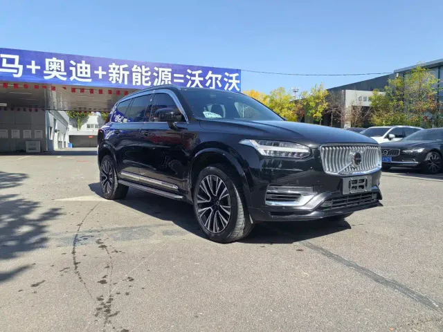 Volvo XC90 — Фото автомобиля 3