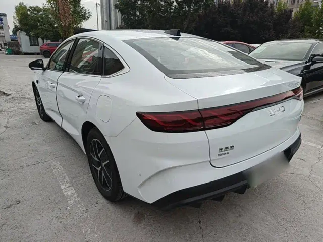 BYD Qin L — Фото автомобиля 4