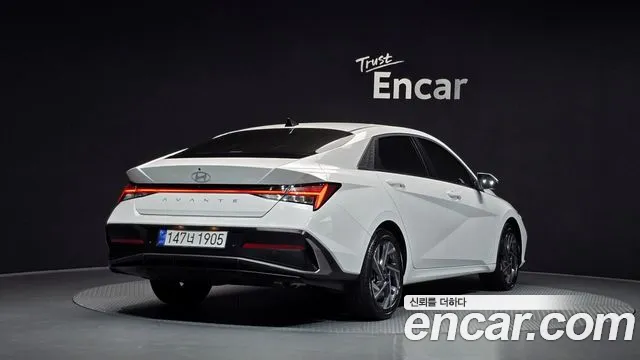 Hyundai Avante CN7 — Фото автомобиля 2