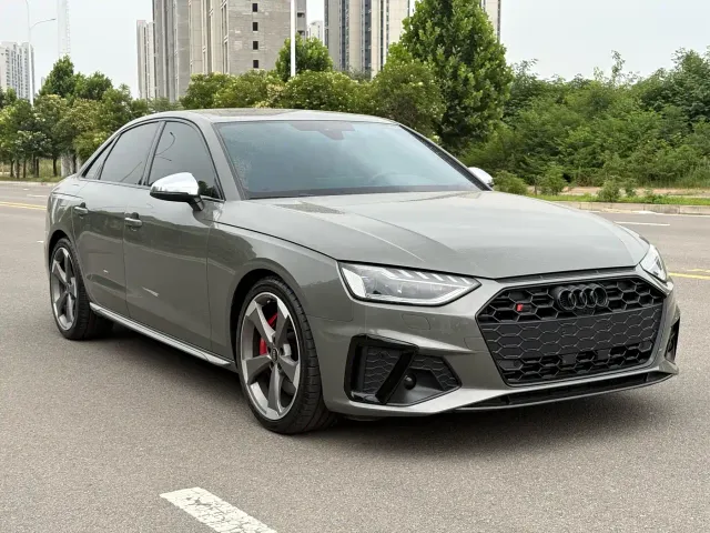 Audi S4 — Фото автомобиля 3