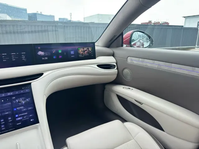 IM Motors L6 — Фото автомобиля 13