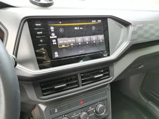 Volkswagen T-Cross — Фото автомобиля 12