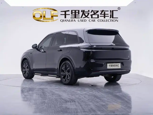 Li Auto L8 — Фото автомобиля 8
