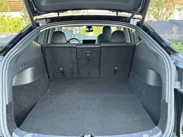 Tesla Model Y — Фото автомобиля 8