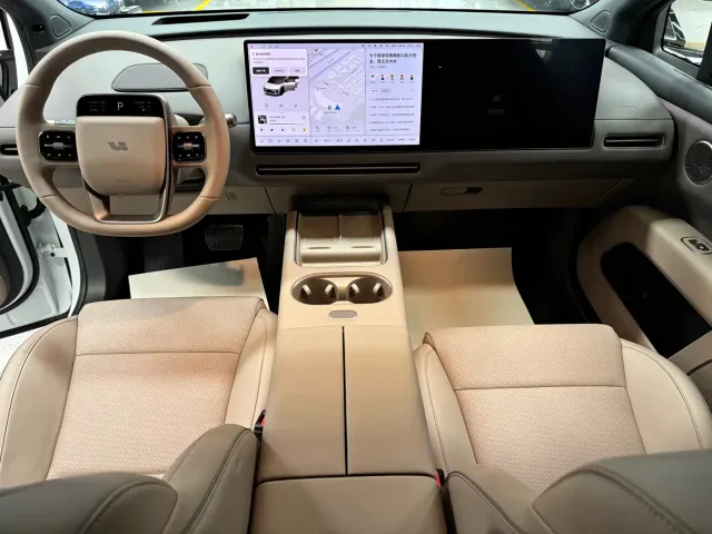 Li Auto i6 — Фото автомобиля 8