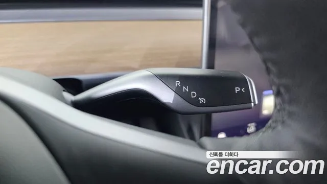 Tesla Model Y — Фото автомобиля 9