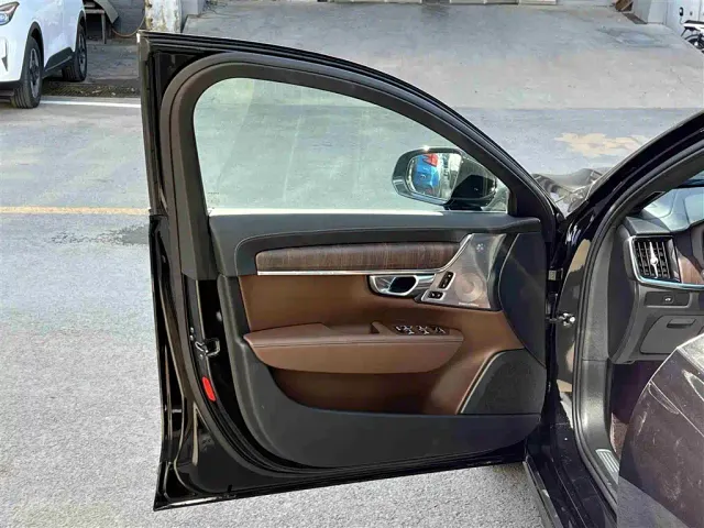Volvo S90 — Фото автомобиля 6