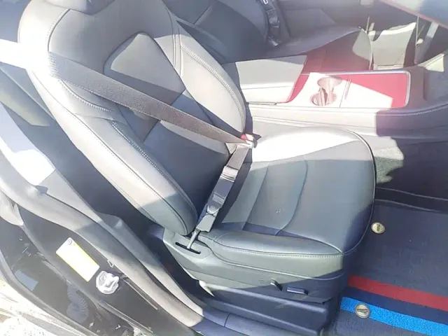Tesla Model Y — Фото автомобиля 24