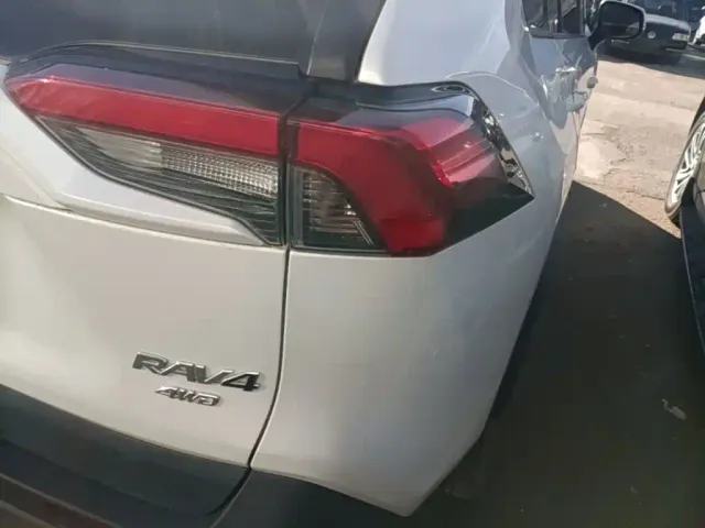 Toyota RAV4 — Фото автомобиля 7